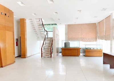 Cho thuê nhà mặt tiền Huỳnh Tấn Phát phù hợp văn phòng, showroom