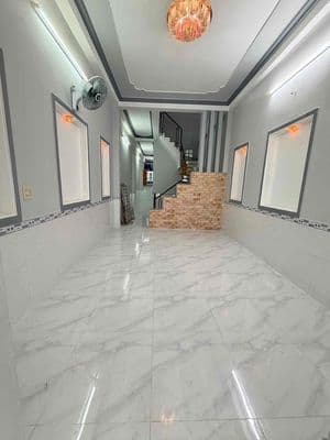 Nhà mới lầu 2pn 2 máy lạnh gần Vincom HV