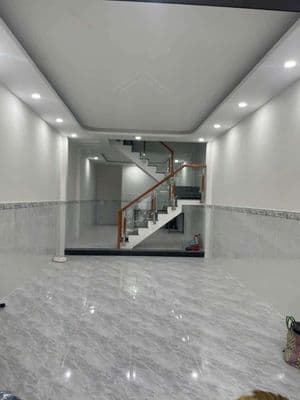 nhà mới 100% DT 4 17 trệt 1lầu đúc suốt 2pn2wc hẻm ô tô khu 26/3 BHH