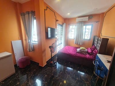 Cho thuê studio ban công giá rẻ bình thạnh (giáp quận 1)