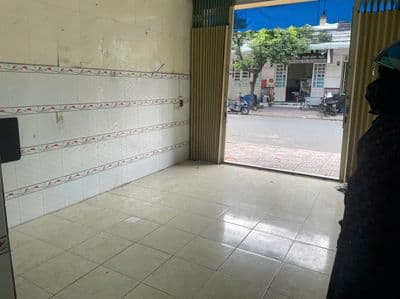 Cho thuê MB buôn bán, Kinh doanh T+L, giá 4tr/ tháng, Gần MT LHP