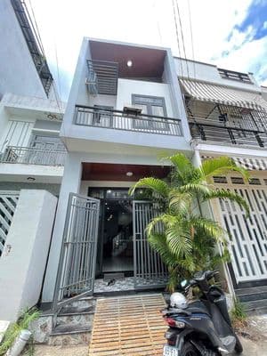 Nhà lầu full nội thất hẻm Đoàn Thị Điểm