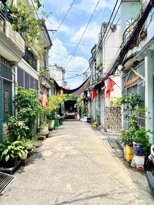 Nhà giảm 300Tr còn 4,09 tỷ, hẻm ô tô, chỉ 1 căn ra hẻm ô tô quay đầu