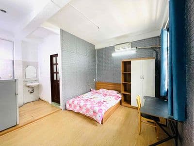 Sinh viên huflit đi bộ tới trường phòng siêu rẻ máy giặt riêng