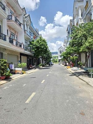 Ngộp Bán Nhà KDC Gần Vòng Xoay An Phú chỉ 3ty780 TL