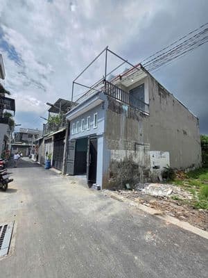 Bán Nhà 1 trệt 1 lầu Sau Lưng Chợ Dĩ An 1 chỉ 4ty5 TL