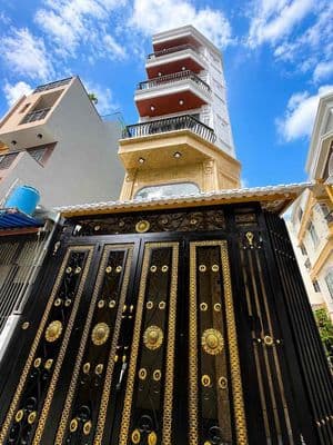 Giá mới chỉ 8,6 tỷ .lô góc 2 mặt tiền gò xoài . full nội thất cao cấp