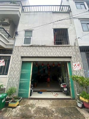 Nhà mã lò 9 triệu 3 pn hẻm xe hơi