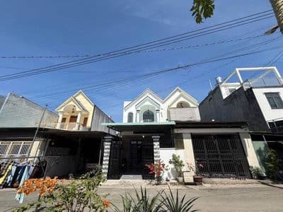 Bán nhà 4 phòng gần chợ Bến Lớn, Tân Định