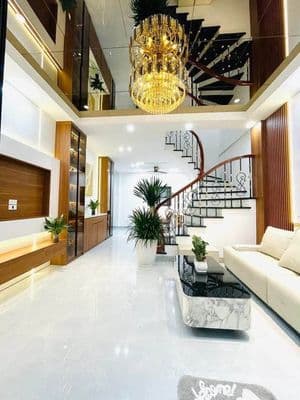 Bán nhà 50m² Nguyễn Trãi, 5 tầng, 3.9m mặt tiền