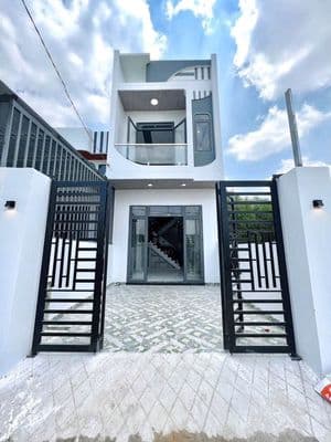 Bán nhà 80m2 gần vòng xoay Kim Hằng, giá 2.5 tỷ