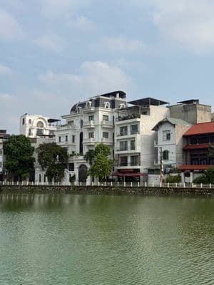 Bán nhà Phố Bồ Đề, Long Biên, view hồ điều hòa