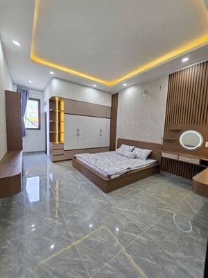 Bán nhà 1 trệt 2 lầu full nội thất Gần Vincom550 Tp.Thuận An