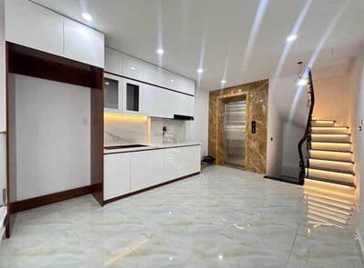Bán nhà 6 tầng thang máy gần Phạm Văn Đồng, hơn 8 tỷ