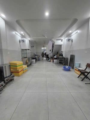 Cho thuê mtkd 5x20m 1 lầu 2pn 2wc y hình ngaychế lan viên.p tây thạnh