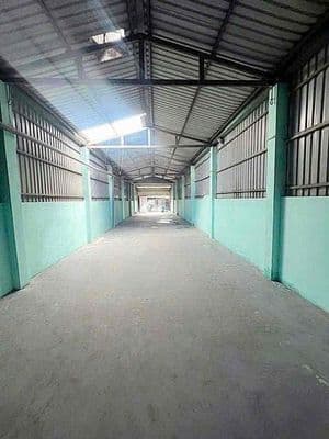 Kho cho thuê giá rẻ 200m2 giá 12 triệu (5m x 40m) có sẵn 3 pha h