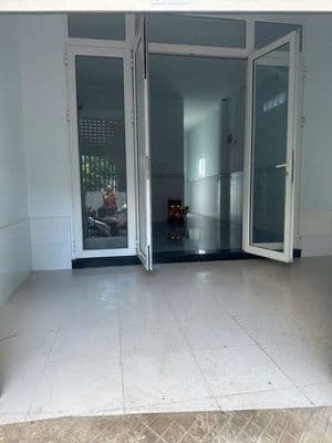 Cho thuê nhà nc dương quãng hàm 2pn 1wc gần đh văn lang giá chỉ 8tr
