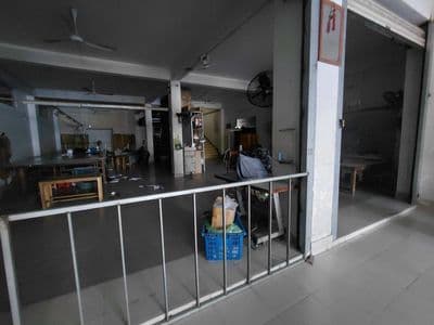 Cho thuê nhà mặt tiền hẻm tây thạnh 10 x 25m trệt lầu trống suốt