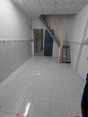 Cho thuê nhà 3 x 10m trệt lầu 1pn sát trường học lê lai