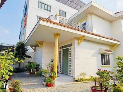 Villa sân vườn 300m² gần Ngã 3 Bầu – Giảm sốc 2 tỷ, chỉ còn 7,5 tỷ.