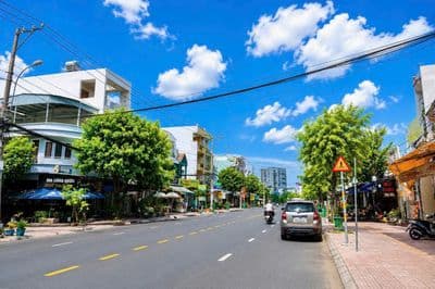 Nhà mặt tiền đường Man Thiện hiệp phú DT 113m, 4 tầng kinh doanh tốt