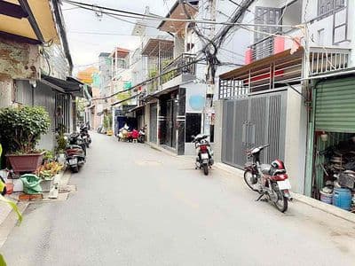 Nhà mặt tiền xe hơi - kinh doanh buôn bán được .