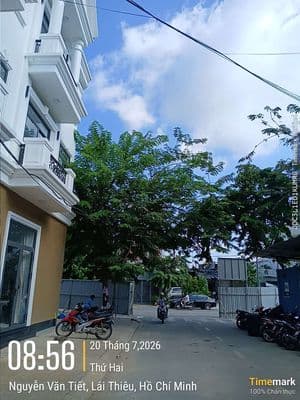Căn mặt tiền 12m, DT 107m2, 1 trệt, 2 lầu, sân thượng