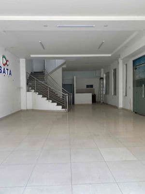 Cho thuê nhà góc 2 mặt tiền đường Đặng Thuỳ Trâm. DT 6x24m. Giá 31tr
