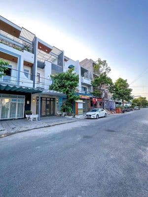 Chủ gửi cho thuê nhà trệt 2 lầu đường d4 kdc hồng loan