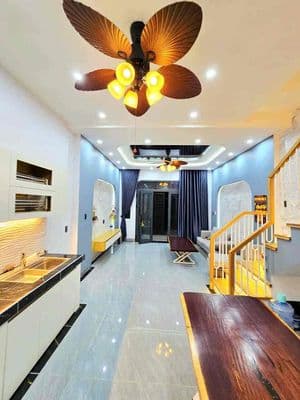 Nhà 4 tầng mới tinh – ô tô tới cửa – chỉ 5.2 tỷ, long trường