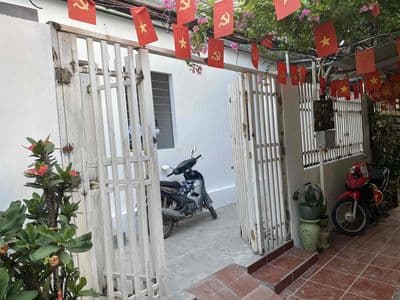 Cho thuê nhà mới xây – trung tâm làng ngọc hà