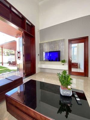Bán ngôi nhà sân vườn 200m2 view công viên Hòa Xuân