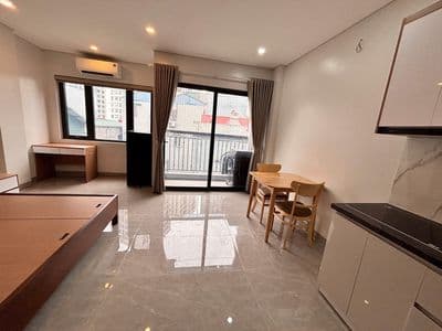 Studio 38m2 cạnh Ngoại Giao Đoàn, máy giặt riêng ban công lớn