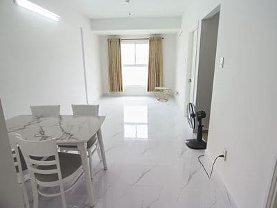 Chính chủ bán căn Ehome 3, 2PN - 2WC, 64m2, sổ hồng sẵn, ngay hồ bơi