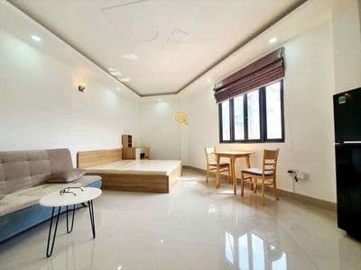 Cho thuê Studio 40m² ban công riêng • Full nội thất • Vũ Huy Tấn
