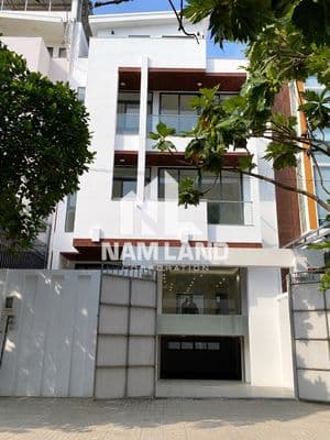 Cho thuê nhà mới 100% 8x20m Hầm 4 lầu-Gía 55 triệu/tháng