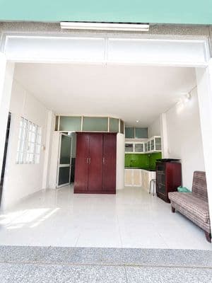 Nhà nguyên căn 1 phòng ngủ gần Hoàng Diệu 2 - Ở Ngay