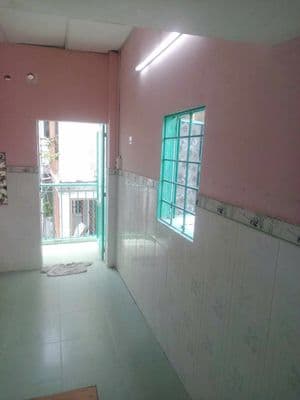 Nhà cách mạng tháng 8,có 1 trệt,2 lầu,2wc.