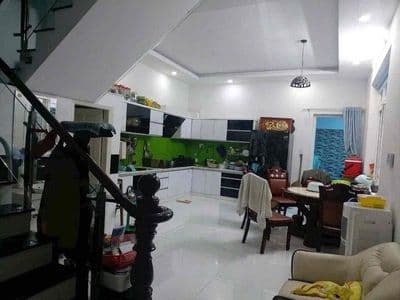 Nhà 1tr2l 5PN 4WC gần cđ Công Thương sẵn 1 máy lạnh, máy lọc nước 15tr