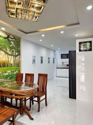Nhà đẹp 3 tầng ngang 6.2m 5pn mặt tiền lê vĩnh huy