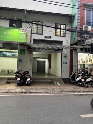 Thuê nhà mặt tiền kênh nước đen