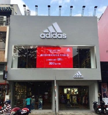 Cho thuê mặt bằng mặt tiền đường hai bà trưng ngang 10m quận 3