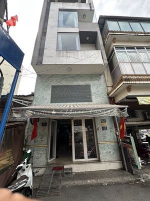 Bán nhà mặt tiền quận 4