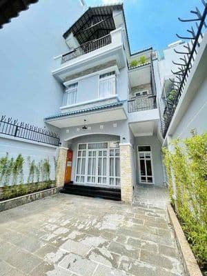 Cho thuê biệt thự đường số tân quy 5pn sân rộng giá 50tr/th