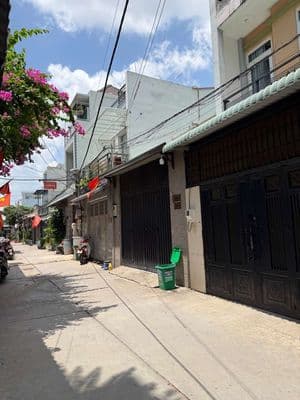 Hàng đẹp phân khúc nhỉnh 5 tỷ – kế aeon tân phú – oto ngủ trong nhà