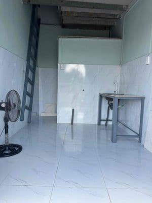Cho thue nhà nguyên căn mặt tiền đường kênh 1 lầu g