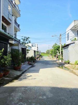 Cần bán nhà phố 3 tầng tại khu dân cư hiện hữu