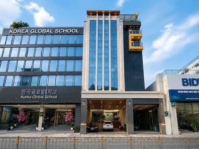 Cho thuê tòa văn phòng 2400m2 trung tâm quận 7