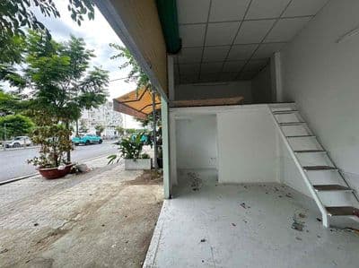 Mbkd mặt tiền dương quảng hàm có gác ở lại