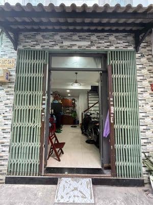 Nhà 1 trệt, 1 lửng, 1 lầu, 2 toilet